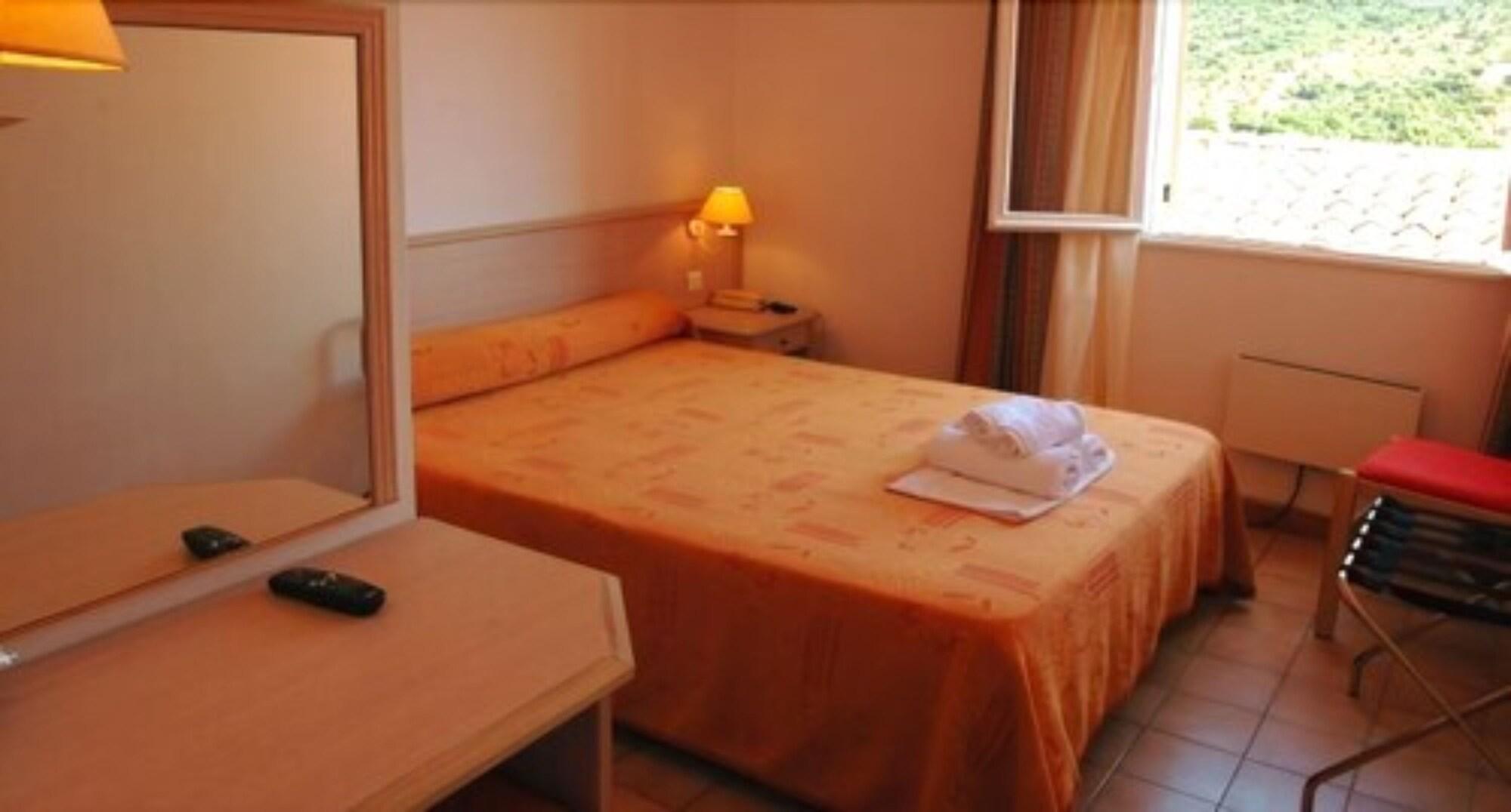 Hotel Residence San Pieru Tarcu Luaran gambar