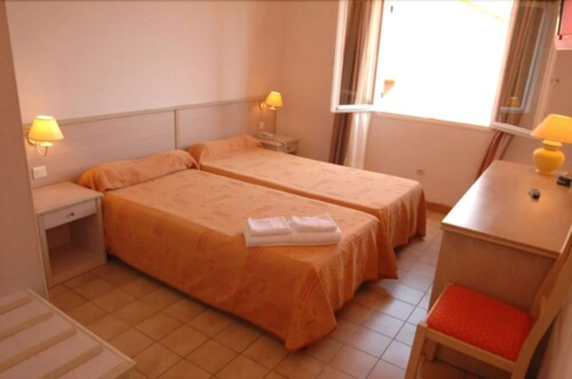 Hotel Residence San Pieru Tarcu Luaran gambar